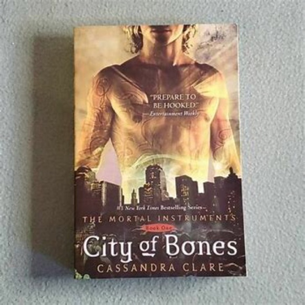 🍑 3 / 20$ 🍑 City of Bones